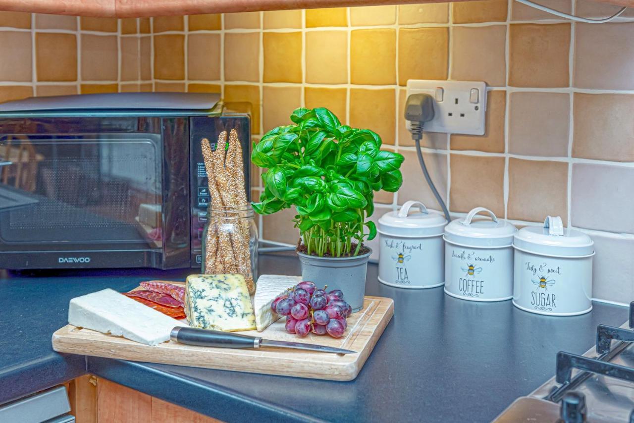 Laurel - Pet-Friendly Cottage With Indoor Pool, Hot Tub & Panoramic Snowdonia Views Colwyn Bay Εξωτερικό φωτογραφία