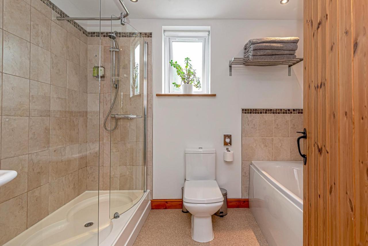 Laurel - Pet-Friendly Cottage With Indoor Pool, Hot Tub & Panoramic Snowdonia Views Colwyn Bay Εξωτερικό φωτογραφία