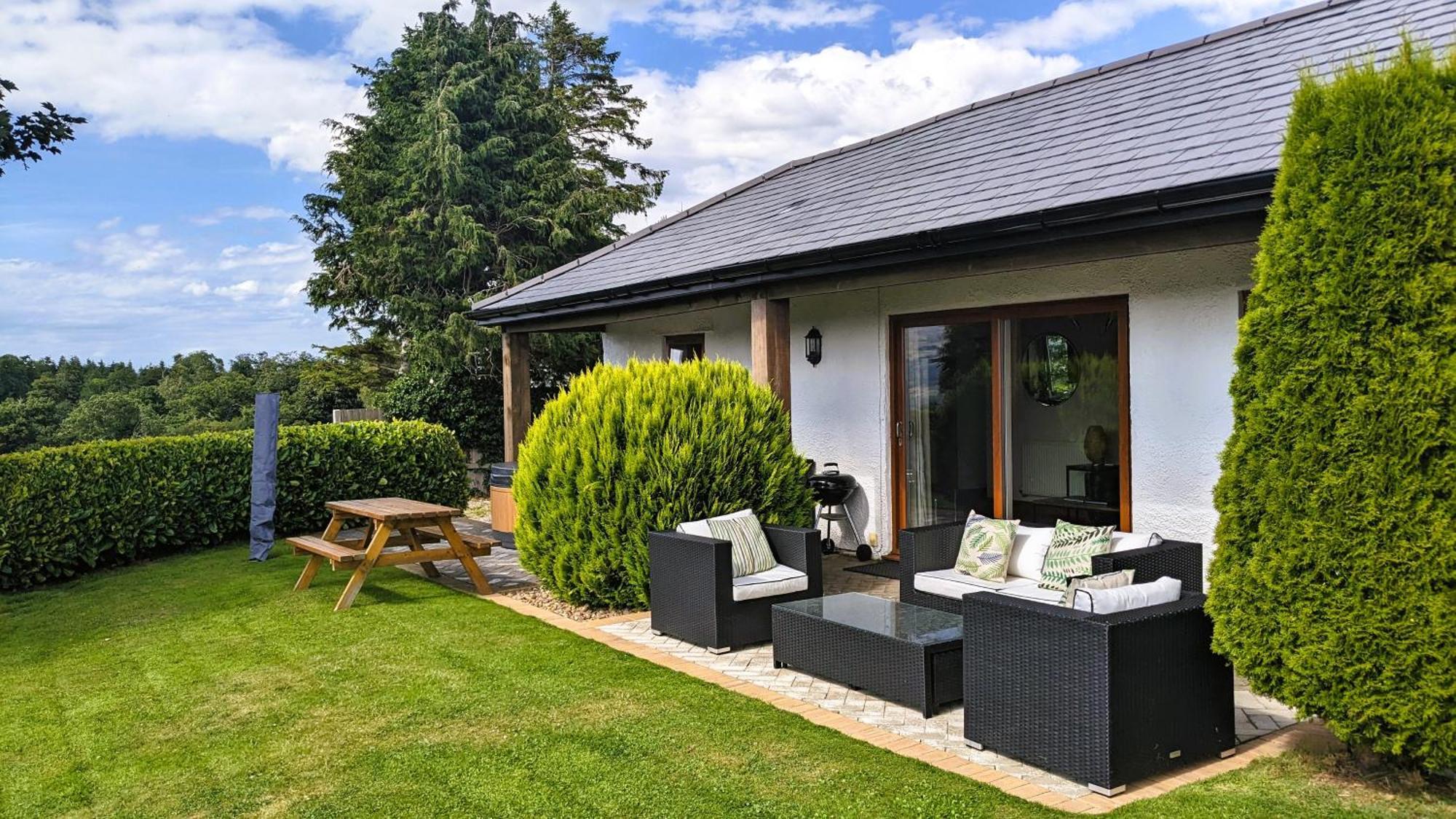 Laurel - Pet-Friendly Cottage With Indoor Pool, Hot Tub & Panoramic Snowdonia Views Colwyn Bay Εξωτερικό φωτογραφία